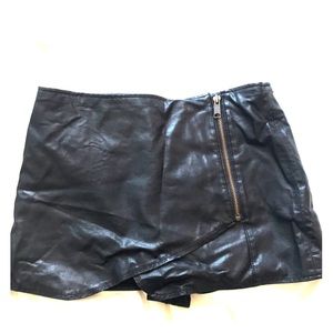 Free People Black Faux Leather Skort - Size 6